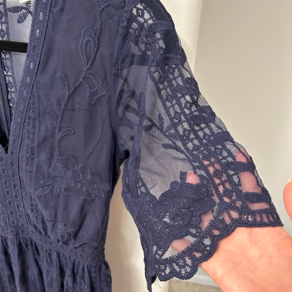 Navy Floral Lace Dress - Picture 4 of 8